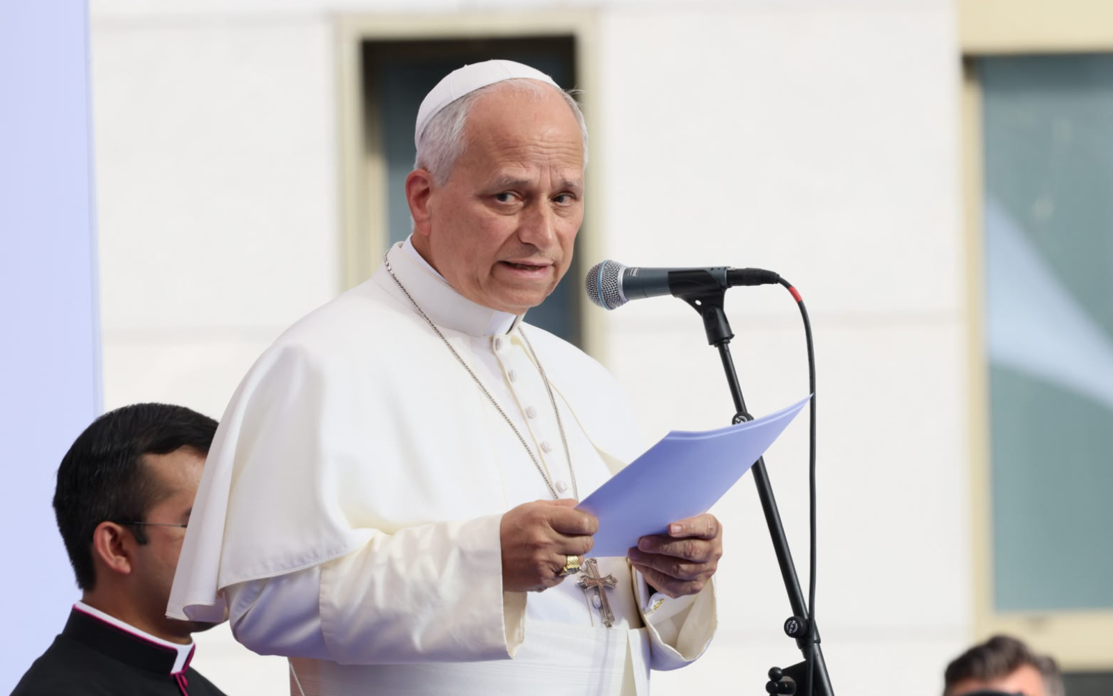 El Papa León XIV rechaza la eutanasia en Lourdes: “Lo que es legal no es necesariamente moral”