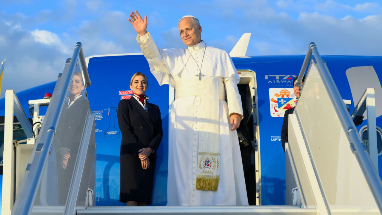 El Papa León XIV inicia una histórica visita a Francia centrada en la paz, la juventud y la dignidad humana