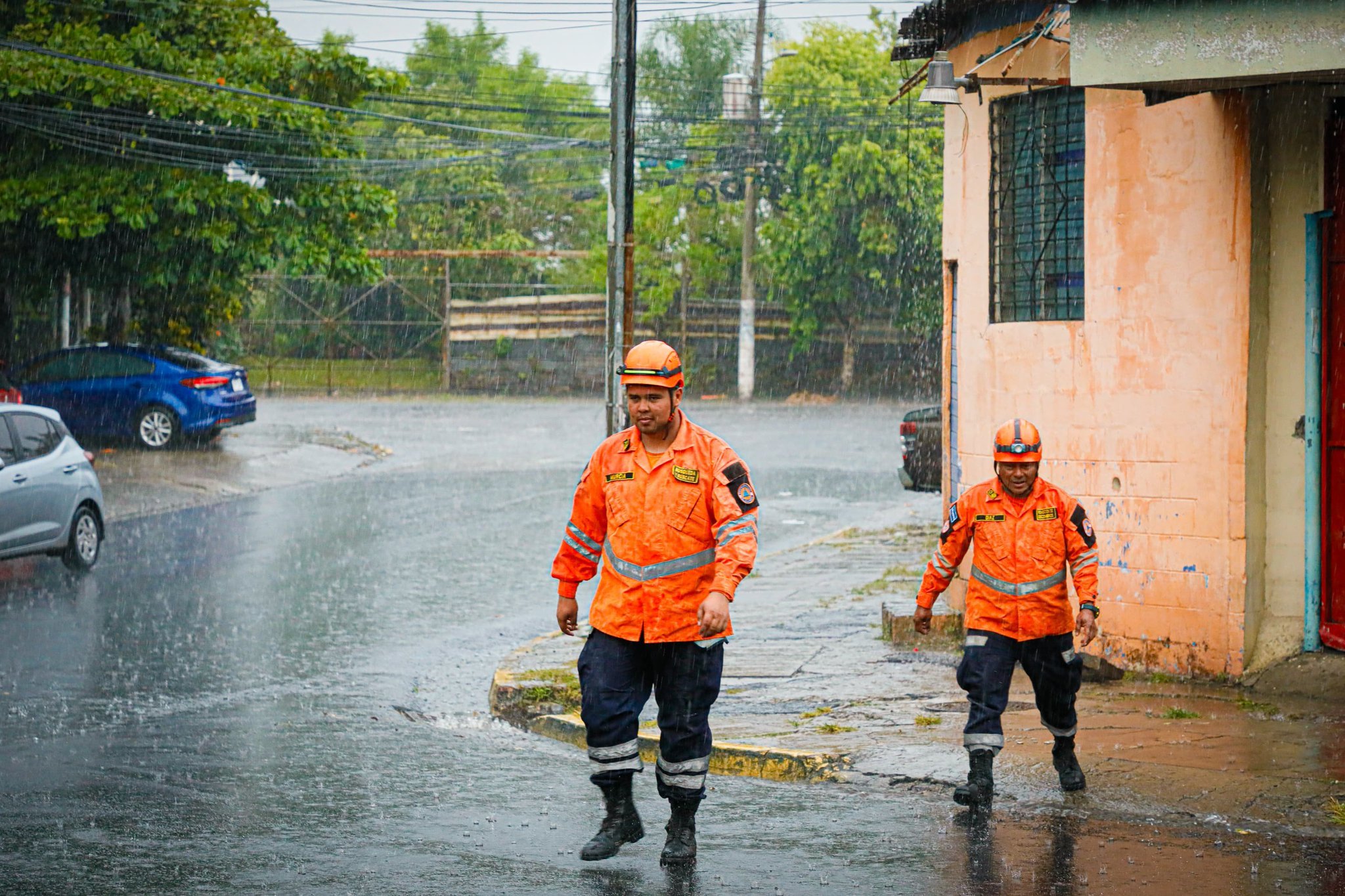 El Salvador en alerta preventiva por el ingreso de una nueva onda tropical y bajas presiones